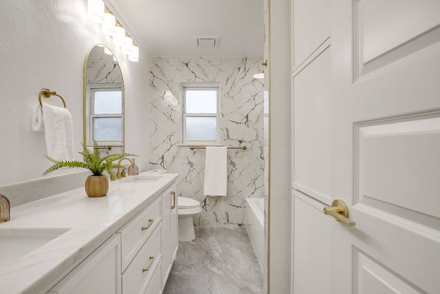 3720 Glenmont Drive, Fort Worth, TX 76133