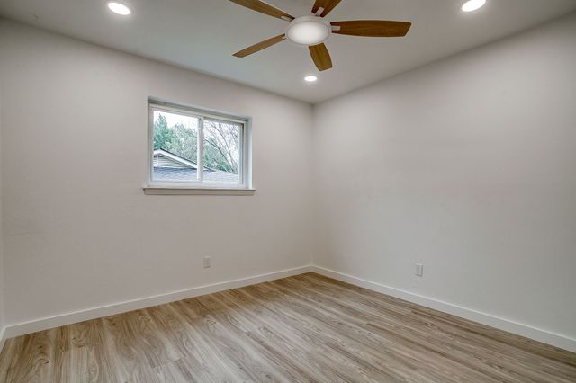 3720 Glenmont Drive, Fort Worth, TX 76133