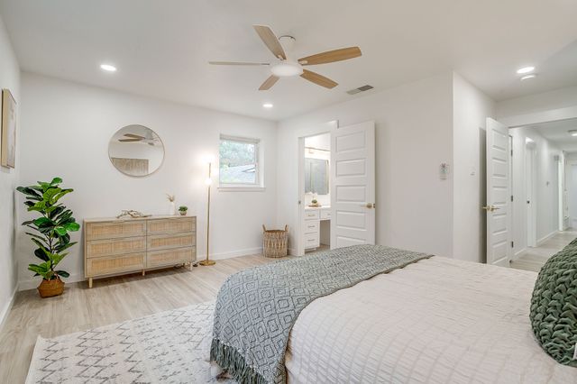 3720 Glenmont Drive, Fort Worth, TX 76133