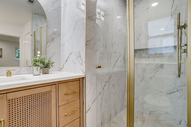 3720 Glenmont Drive, Fort Worth, TX 76133