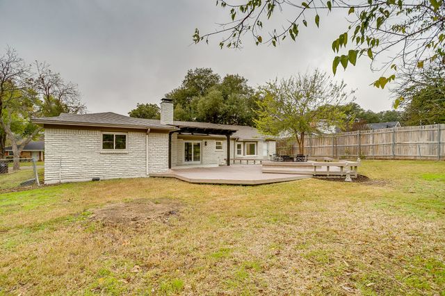 3720 Glenmont Drive, Fort Worth, TX 76133