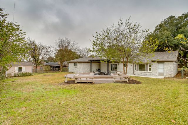 3720 Glenmont Drive, Fort Worth, TX 76133