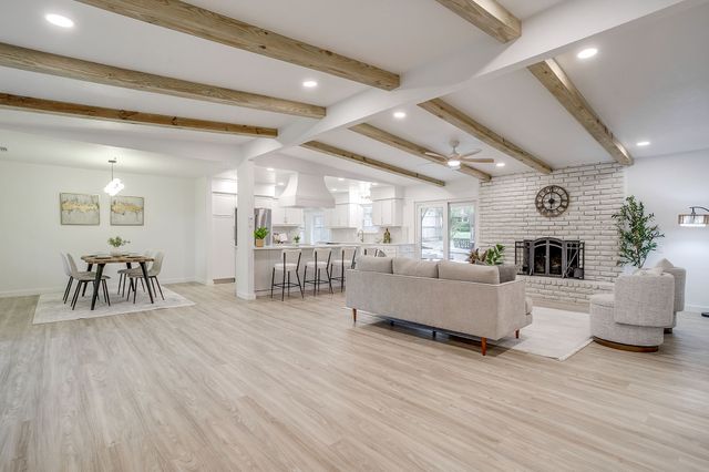 3720 Glenmont Drive, Fort Worth, TX 76133