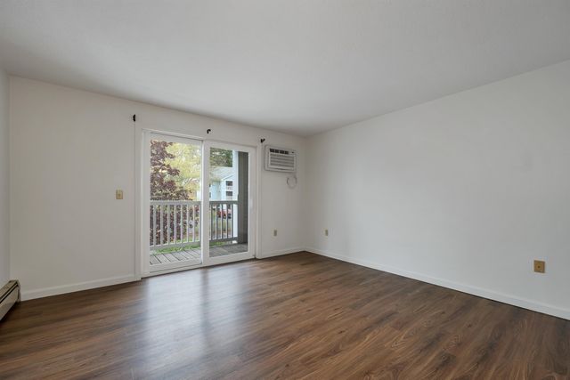 5 Timberwood Dr Unit 208, Goffstown, NH 03045