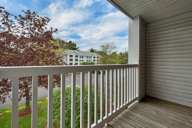5 Timberwood Dr Unit 208, Goffstown, NH 03045