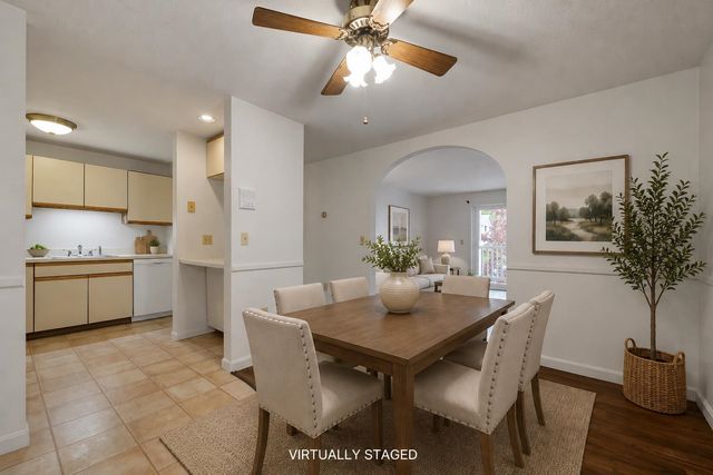 5 Timberwood Dr Unit 208, Goffstown, NH 03045