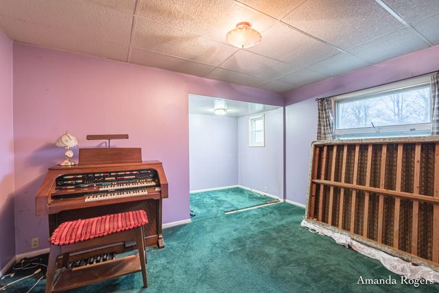 926 E Main Street SE, Lowell, MI 49331