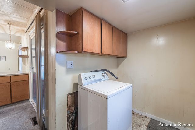 926 E Main Street SE, Lowell, MI 49331