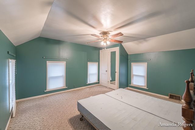 926 E Main Street SE, Lowell, MI 49331