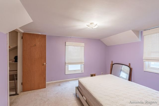 926 E Main Street SE, Lowell, MI 49331