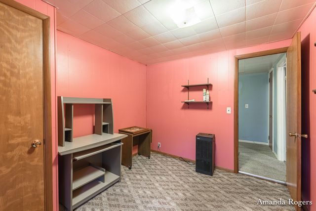 926 E Main Street SE, Lowell, MI 49331