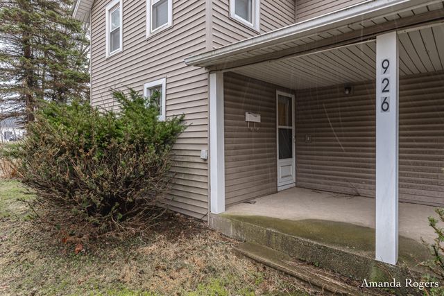 926 E Main Street SE, Lowell, MI 49331