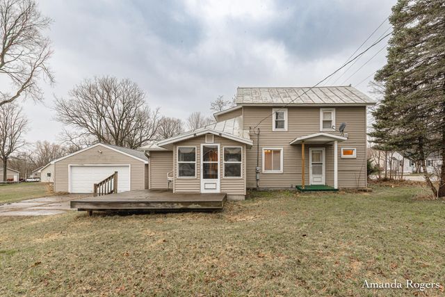 926 E Main Street SE, Lowell, MI 49331