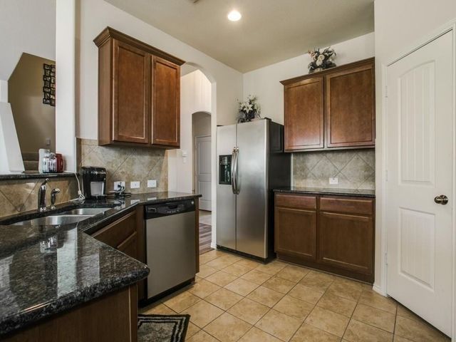 512 Anchor Way, Crowley, TX 76036