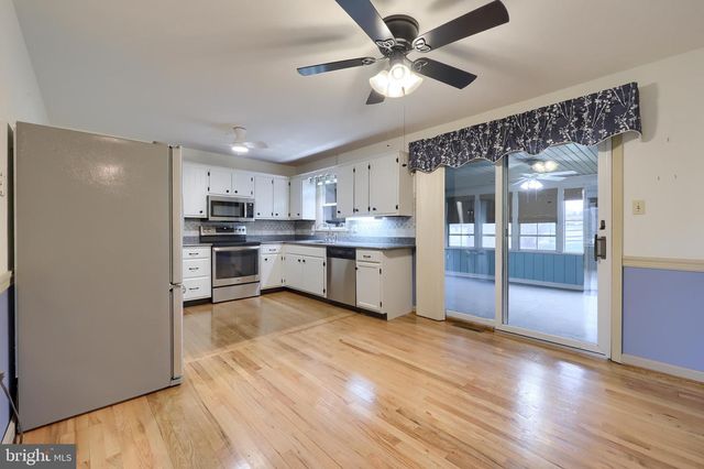 106 VELMA LN, Washington Boro, PA 17582