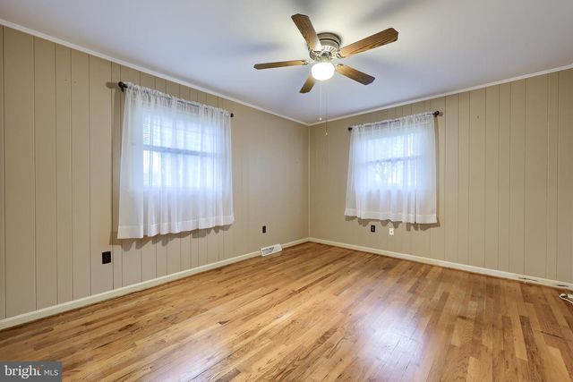 106 VELMA LN, Washington Boro, PA 17582