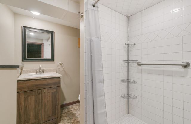 9534 S Sacramento Avenue, Evergreen Park, IL 60805