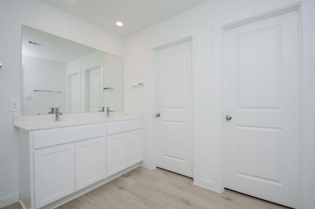 1035 Vista Pointe Drive, Fresno, TX 77545