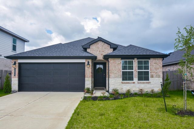 1035 Vista Pointe Drive, Fresno, TX 77545