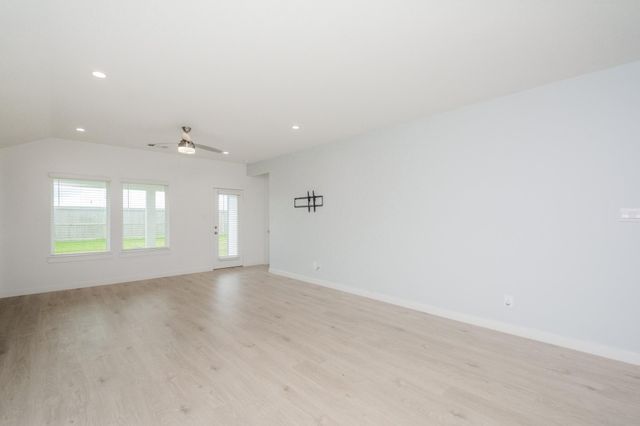1035 Vista Pointe Drive, Fresno, TX 77545