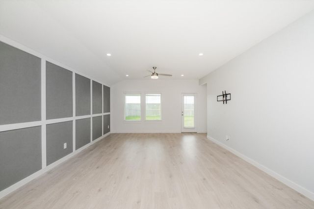 1035 Vista Pointe Drive, Fresno, TX 77545