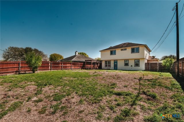 515 Bridle Lane, Victoria, TX 77904