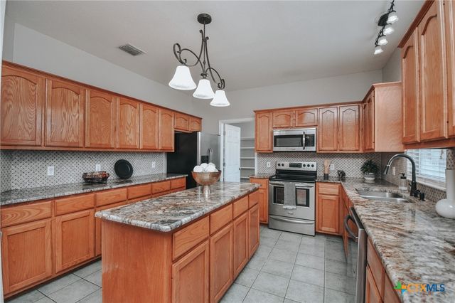 515 Bridle Lane, Victoria, TX 77904