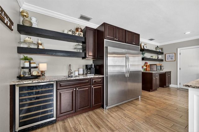 712 S OAKWOOD AVENUE, Brandon, FL 33511