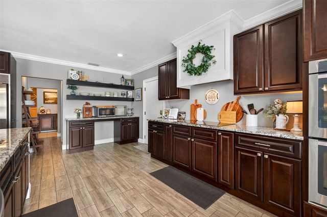 712 S OAKWOOD AVENUE, Brandon, FL 33511