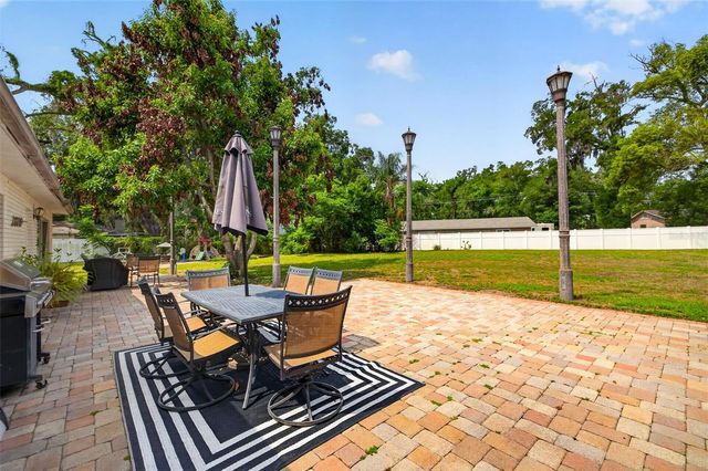 712 S OAKWOOD AVENUE, Brandon, FL 33511