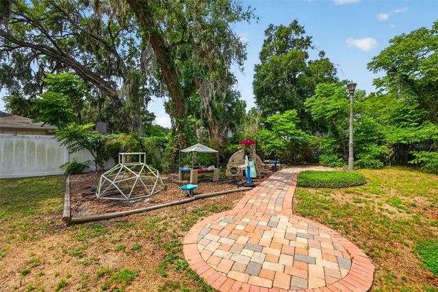 712 S OAKWOOD AVENUE, Brandon, FL 33511