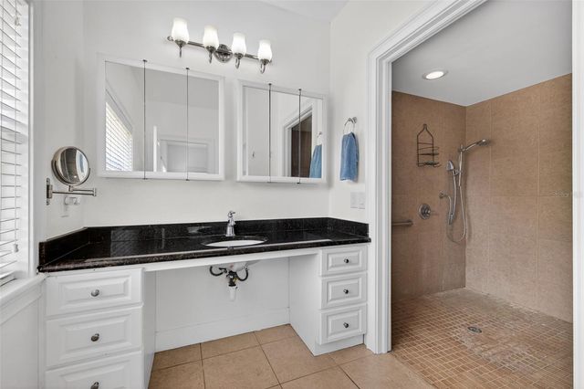 712 S OAKWOOD AVENUE, Brandon, FL 33511