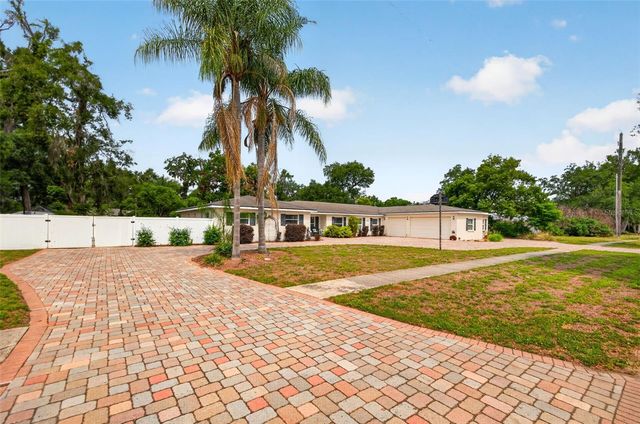 712 S OAKWOOD AVENUE, Brandon, FL 33511