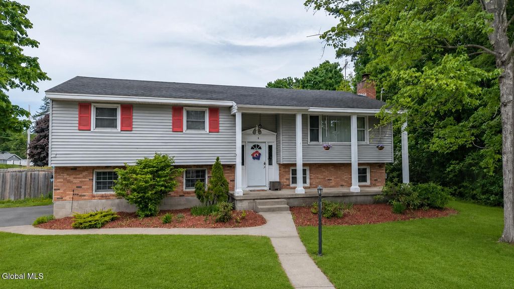3 Elmwood Drive, Moreau, NY 12803