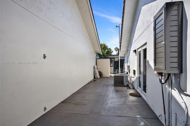 15962 SW 138th Ct, Miami, FL 33177