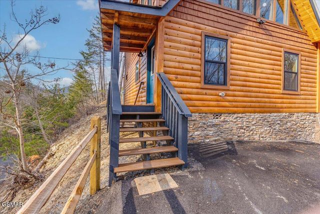 2321 Willow Lane, Sevierville, TN 37862