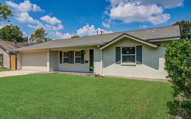 9410 Highmeadow Drive, Houston, TX 77063