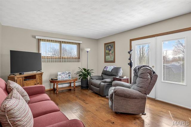 118 S Westwood Drive, Farmington, MO 63640