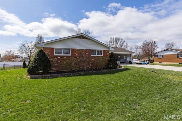 118 S Westwood Drive, Farmington, MO 63640