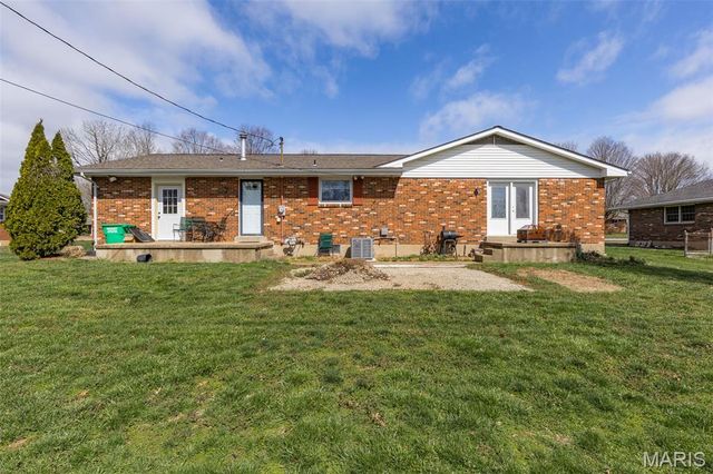 118 S Westwood Drive, Farmington, MO 63640