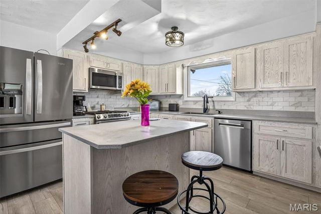 118 S Westwood Drive, Farmington, MO 63640