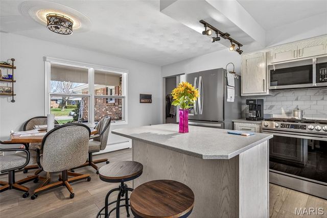 118 S Westwood Drive, Farmington, MO 63640