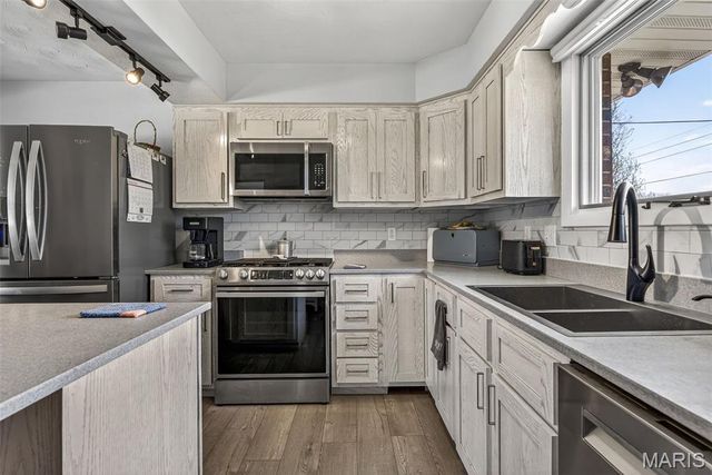 118 S Westwood Drive, Farmington, MO 63640