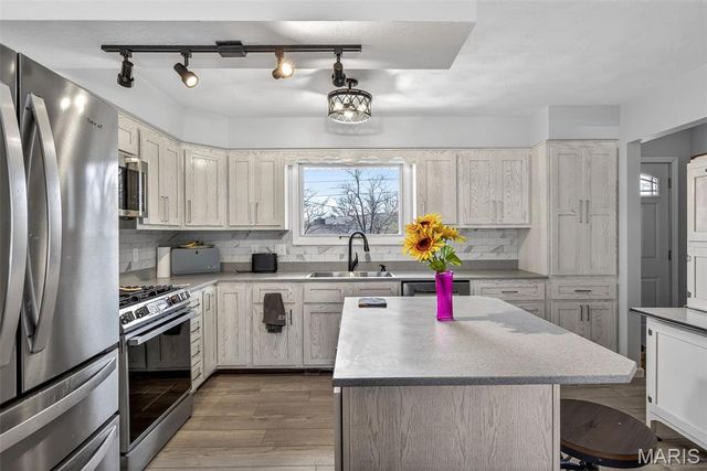 118 S Westwood Drive, Farmington, MO 63640