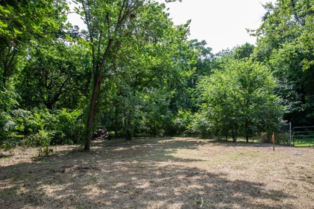 702 Fenet Street, Mckinney, TX 75069