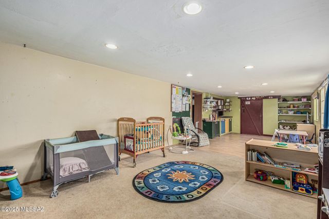 8010 E 18th Place, Tucson, AZ 85710