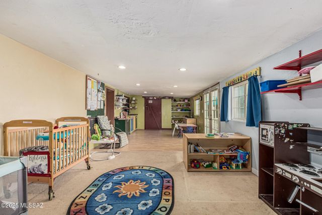 8010 E 18th Place, Tucson, AZ 85710