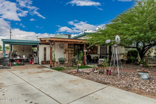 8010 E 18th Place, Tucson, AZ 85710