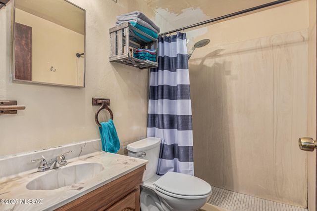 8010 E 18th Place, Tucson, AZ 85710