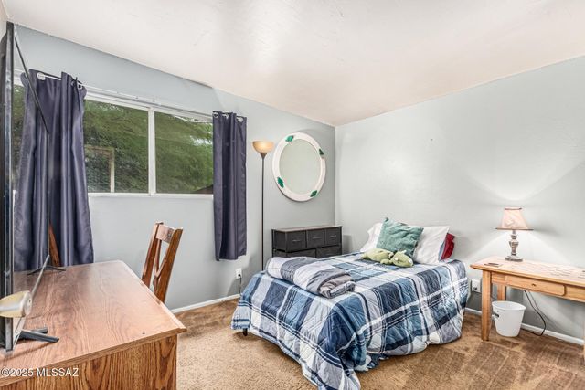 8010 E 18th Place, Tucson, AZ 85710